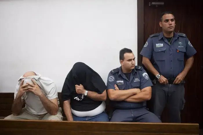 הארכת מעצר לחשודים באונס בשוק הפשפשים בשלום ת"א, יוני 2013 (דרור עינב) הארכת מעצר לחשודים באונס בשוק הפשפשים בשלום ת"א, יוני 2013 (דרור עינב)