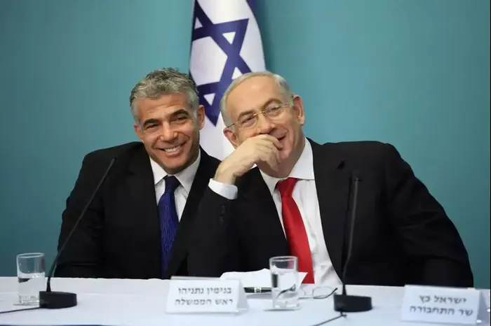רוה"מ בנימין נתניהו ושר האוצר יאיר לפיד מכריזים על תכנית המכרזים לפתיחת שני נמלים נוספים, יולי 2013 (יואב דודקביץ') רוה"מ בנימין נתניהו ושר האוצר יאיר לפיד מכריזים על תכנית המכרזים לפתיחת שני נמלים נוספים, יולי 2013 (יואב דודקביץ')