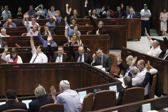 אישור התקציב בכנסת, יולי 2013 (נועם מושקוביץ)