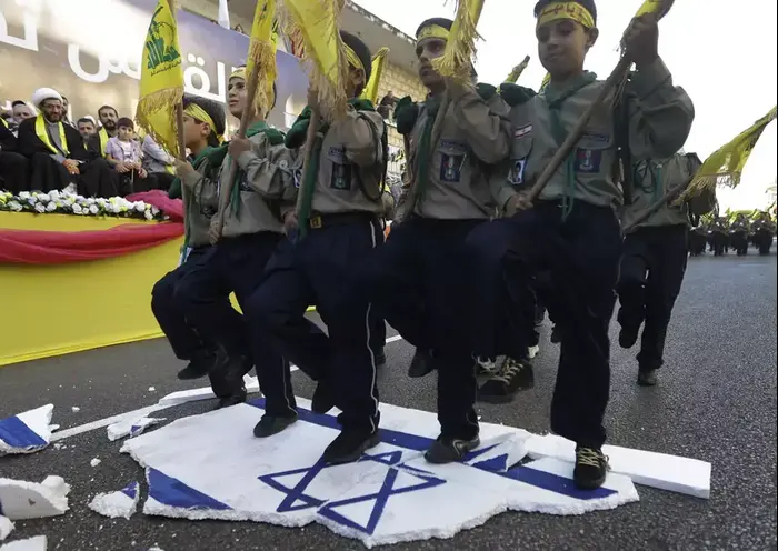 בלבנון מציינים את "יום קודס", אוגוסט 2013 (AP) בלבנון מציינים את "יום קודס", אוגוסט 2013 (AP)