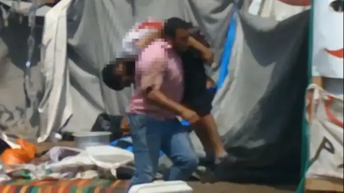 תיעוד: מעצר אלים של מתנחל שהפר צו הרחקה (יח"צ) תיעוד: מעצר אלים של מתנחל שהפר צו הרחקה (יח"צ)