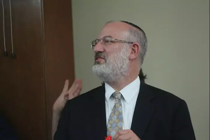 אדוארדו אלשטיין במשפטו של נוחי דנקנר במחוזי ת"א, אוגוסט 2013 (יותם רונן) אדוארדו אלשטיין במשפטו של נוחי דנקנר במחוזי ת"א, אוגוסט 2013 (יותם רונן)
