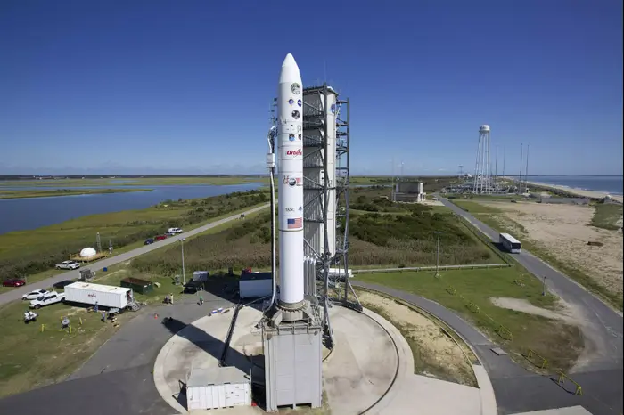 החללית LADEE מתכוננת לשיגור במתקן החלל בווירג'יניה, ארה"ב (רויטרס) החללית LADEE מתכוננת לשיגור במתקן החלל בווירג'יניה, ארה"ב (רויטרס)