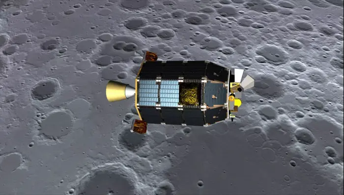 אילוסטרציה של החללית LADEE מעל פני הירח (רויטרס) אילוסטרציה של החללית LADEE מעל פני הירח (רויטרס)