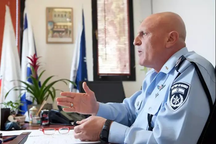 מפקד מחוז מרכז, ניצב ברונו שטיין (דרור עינב) מפקד מחוז מרכז, ניצב ברונו שטיין (דרור עינב)
