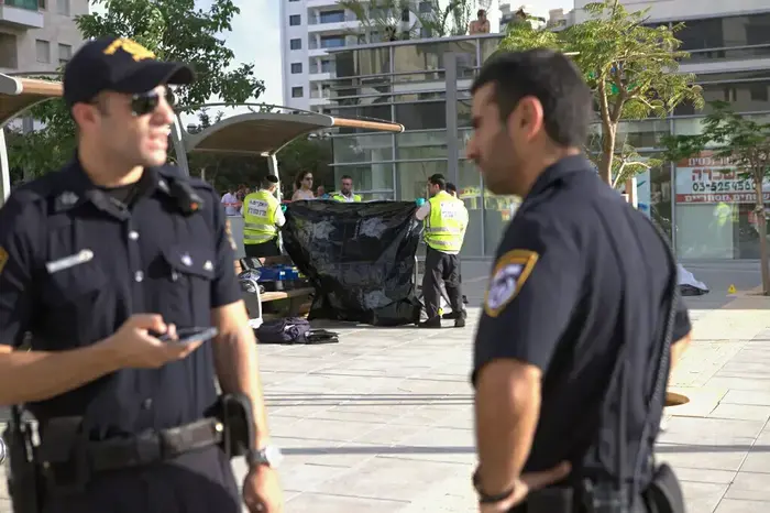 עדן ויהב גור, הילדים שנרצחו על ידי אביהם בבניין בצפון תל אביב, ספטמבר 2013 (מערכת וואלה! NEWS) עדן ויהב גור, הילדים שנרצחו על ידי אביהם בבניין בצפון תל אביב, ספטמבר 2013 (מערכת וואלה! NEWS)