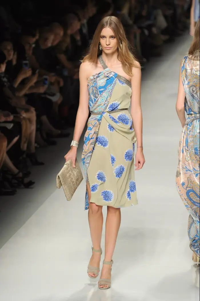 תצוגת אביב/קיץ 2014 של אטרו בפריז, ספטמבר 2013 (GettyImages , Pier Marco Tacca) תצוגת אביב/קיץ 2014 של אטרו בפריז, ספטמבר 2013 (GettyImages , Pier Marco Tacca)