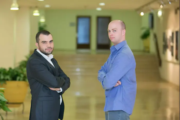 אמיר תיבון הכתב המדיני ועומרי נחמיאס הכתב הפוליטי של וואלה! חדשות (נועם מושקוביץ) אמיר תיבון הכתב המדיני ועומרי נחמיאס הכתב הפוליטי של וואלה! חדשות (נועם מושקוביץ)