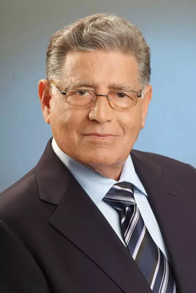 צבי גוב ארי ראש עיריית יבנה (אתר רשמי , מתוך עמוד הפייסבוק צבי גוב ארי) צבי גוב ארי ראש עיריית יבנה (אתר רשמי , מתוך עמוד הפייסבוק צבי גוב ארי)
