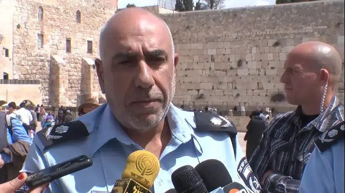 ניצב ניסו שחם הודיע שיפרוש מהמשטרה (גדעון צנטנר) ניצב ניסו שחם הודיע שיפרוש מהמשטרה (גדעון צנטנר)