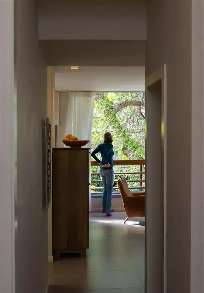 שיפוץ דירה במרכז תל אביב בתכנון יולי בן דוד (בנין ודיור , אביב קורט) שיפוץ דירה במרכז תל אביב בתכנון יולי בן דוד (בנין ודיור , אביב קורט)