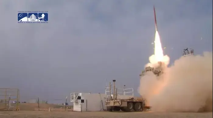 ניסוי יירוט מוצלח למערכת "שרביט קסמים" (משרד הביטחון) ניסוי יירוט מוצלח למערכת "שרביט קסמים" (משרד הביטחון)