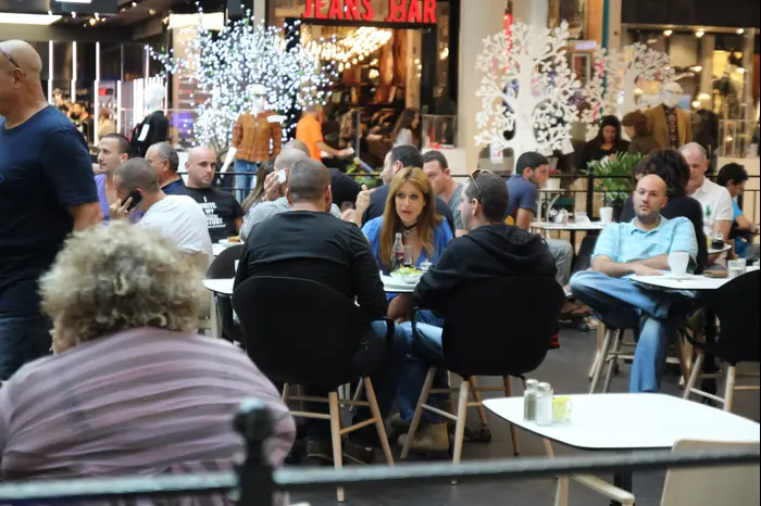 אביבית בר זוהר (יח"צ , אור גפן) אביבית בר זוהר (יח"צ , אור גפן)