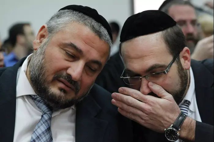 ראש עיריית בית שמש משה אבוטבול בדיון במחוזי ירושלים, דצמבר 2013 (מערכת וואלה! NEWS , צלם: עטא עוויסאת) ראש עיריית בית שמש משה אבוטבול בדיון במחוזי ירושלים, דצמבר 2013 (מערכת וואלה! NEWS , צלם: עטא עוויסאת)