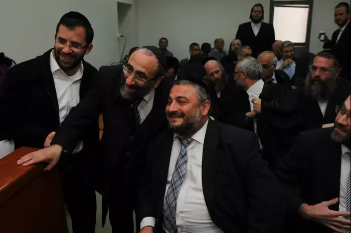 ראש עיריית בית שמש משה אבוטבול בדיון במחוזי ירושלים, דצמבר 2013 (מערכת וואלה! NEWS , צלם: עטא עוויסאת) ראש עיריית בית שמש משה אבוטבול בדיון במחוזי ירושלים, דצמבר 2013 (מערכת וואלה! NEWS , צלם: עטא עוויסאת)
