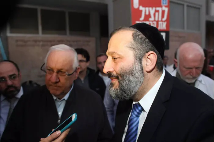 חברי כנסת הגיעו למאהל המאבק בבית החולים הדסה עין כרם, ינואר 2014 (יואב דודקביץ') חברי כנסת הגיעו למאהל המאבק בבית החולים הדסה עין כרם, ינואר 2014 (יואב דודקביץ')