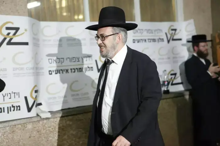 ישיבת חרדים בישיבה נגד הגיוס, בני ברק, פברואר 2014 (דרור עינב) ישיבת חרדים בישיבה נגד הגיוס, בני ברק, פברואר 2014 (דרור עינב)