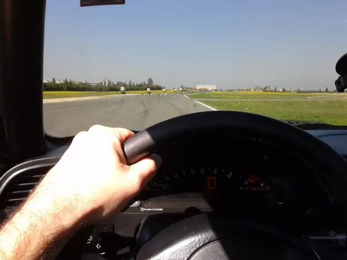 נהיגת מרוץ בקפריסין (יח"צ , ארז מיכאלי) נהיגת מרוץ בקפריסין (יח"צ , ארז מיכאלי)