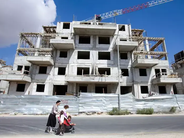 אתר בנייה במודיעין עלית, 2010 (AP) אתר בנייה במודיעין עלית, 2010 (AP)