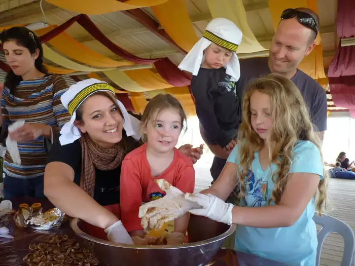 פעילות בחוות דרך התבלינים, בית לחם הגלילית (יח"צ , חוות דרך התבלינים) פעילות בחוות דרך התבלינים, בית לחם הגלילית (יח"צ , חוות דרך התבלינים)
