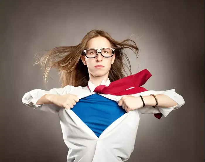 אישה מחופשת לסופר וומן (ShutterStock) אישה מחופשת לסופר וומן (ShutterStock)