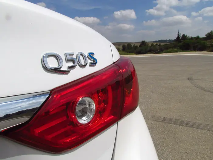 מבחן אינפיניטי Q50 (קובי ליאני) מבחן אינפיניטי Q50 (קובי ליאני)