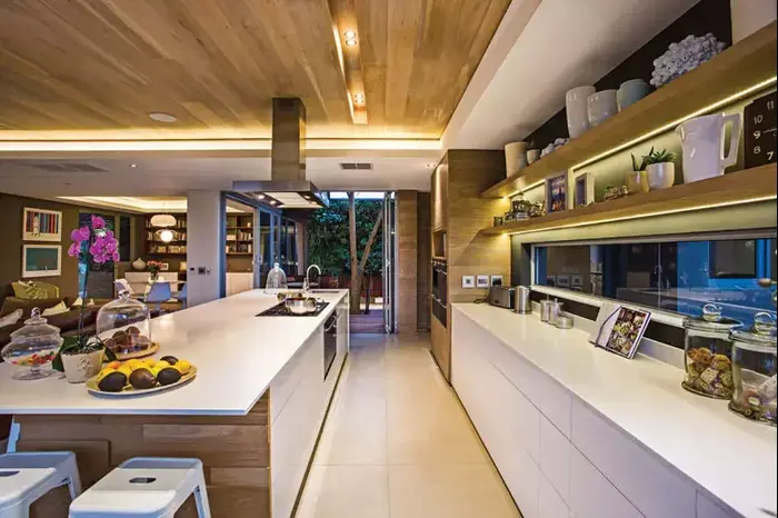 בית בדרום אפריקה; אדריכלות: Metropole Architects; עיצוב פנים: Nige Tarboton (בנין ודיור , grant pither) בית בדרום אפריקה; אדריכלות: Metropole Architects; עיצוב פנים: Nige Tarboton (בנין ודיור , grant pither)