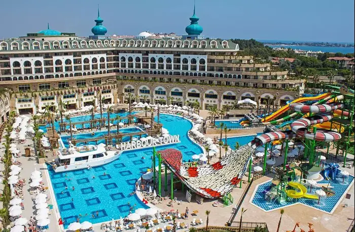 קלאב אנטליה הכל כלול Crystal Sunset Luxury Resort & Spa (צילום מסך , צילום: מתוך פייסבוק המלון) קלאב אנטליה הכל כלול Crystal Sunset Luxury Resort & Spa (צילום מסך , צילום: מתוך פייסבוק המלון)