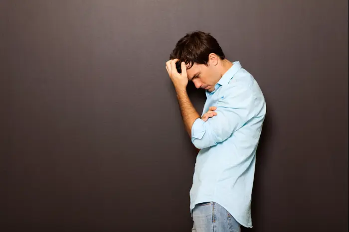 גבר עצוב (ShutterStock) גבר עצוב (ShutterStock)