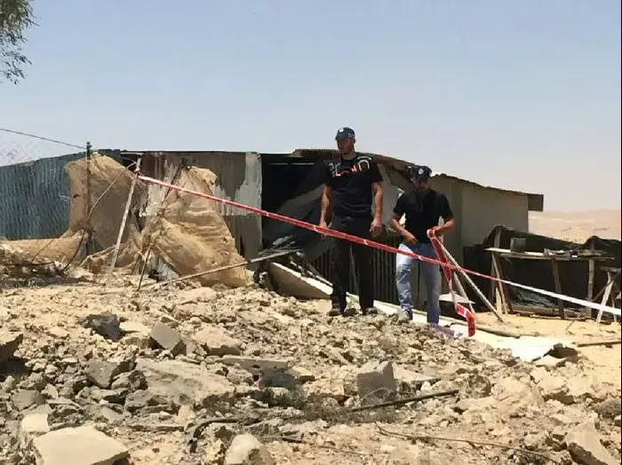 זירת הנפילה בפזורה הבדואית סמוך לדימונה, יולי 2014 (צילום מסך) זירת הנפילה בפזורה הבדואית סמוך לדימונה, יולי 2014 (צילום מסך)
