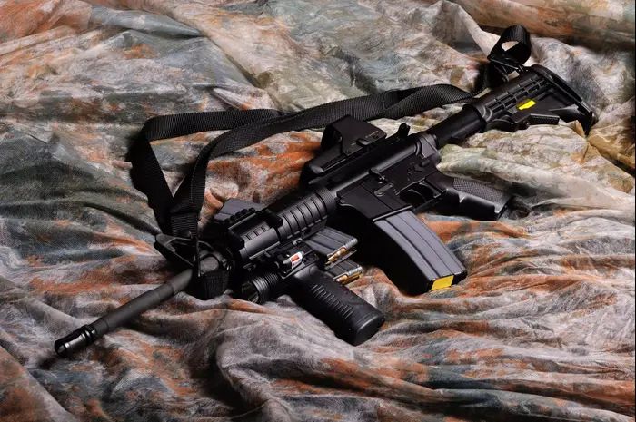 M-16 (ShutterStock) M-16 (ShutterStock)
