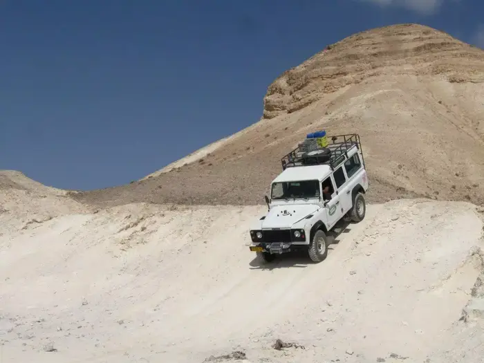 הר קנאים בקעת קנאים, מדבר יהודה טיול ג'יפים (יח"צ , צילום: אריאלה אפללו) הר קנאים בקעת קנאים, מדבר יהודה טיול ג'יפים (יח"צ , צילום: אריאלה אפללו)