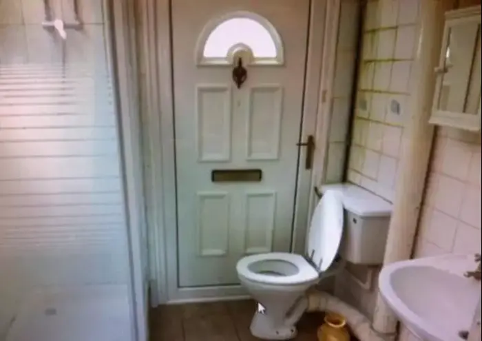 בתים ודירות שקשה למכור (יח"צ , terriblerealestateagentphotos.com) בתים ודירות שקשה למכור (יח"צ , terriblerealestateagentphotos.com)