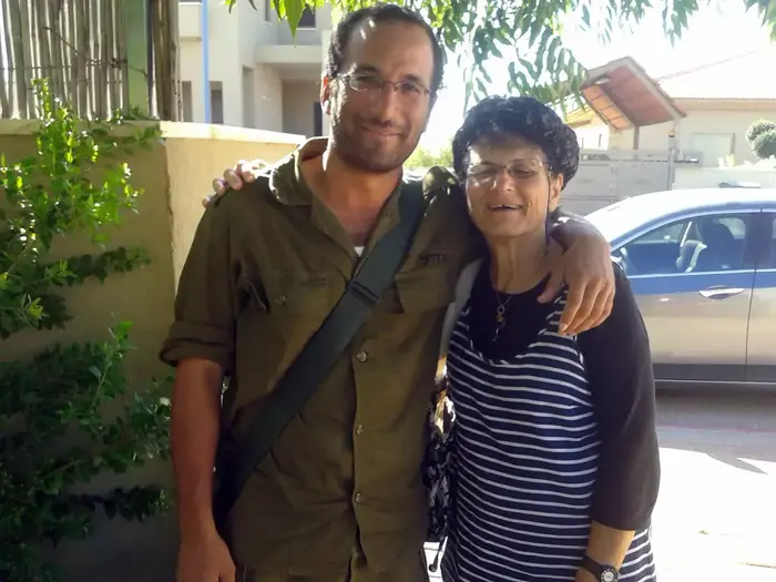 אהוד ברנס, מורה שגויס בצו 8 במבצע צוק איתן (יח"צ , קרן רש"י מייסדת רשת תיכוני "דרכא") אהוד ברנס, מורה שגויס בצו 8 במבצע צוק איתן (יח"צ , קרן רש"י מייסדת רשת תיכוני "דרכא")
