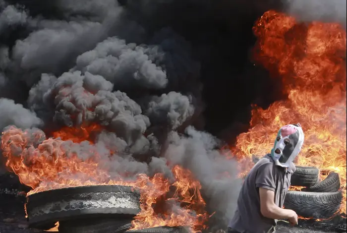 מהומות בין פלסטינים לכוחות הביטחון בכפר קדום שליד שכם. 12 בספטמבר 2014 (רויטרס) מהומות בין פלסטינים לכוחות הביטחון בכפר קדום שליד שכם. 12 בספטמבר 2014 (רויטרס)