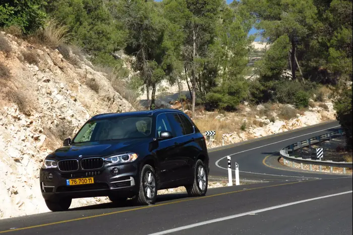 ב.מ.וו X5 במבחן עם מנוע 2.0 ל' (יח"צ , רמי גלבוע) ב.מ.וו X5 במבחן עם מנוע 2.0 ל' (יח"צ , רמי גלבוע)