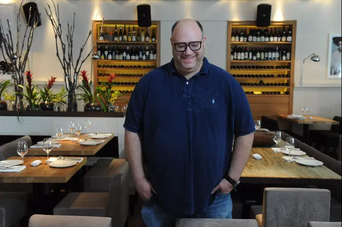 מושיק רוט במסעדת טוטו (ראובן קסטרו) מושיק רוט במסעדת טוטו (ראובן קסטרו)