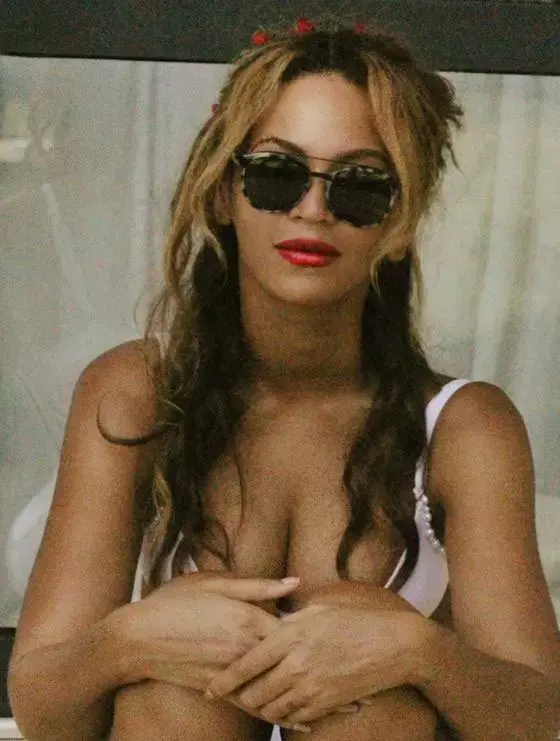 ביונסה (צילום מסך , Beyonce.com) ביונסה (צילום מסך , Beyonce.com)