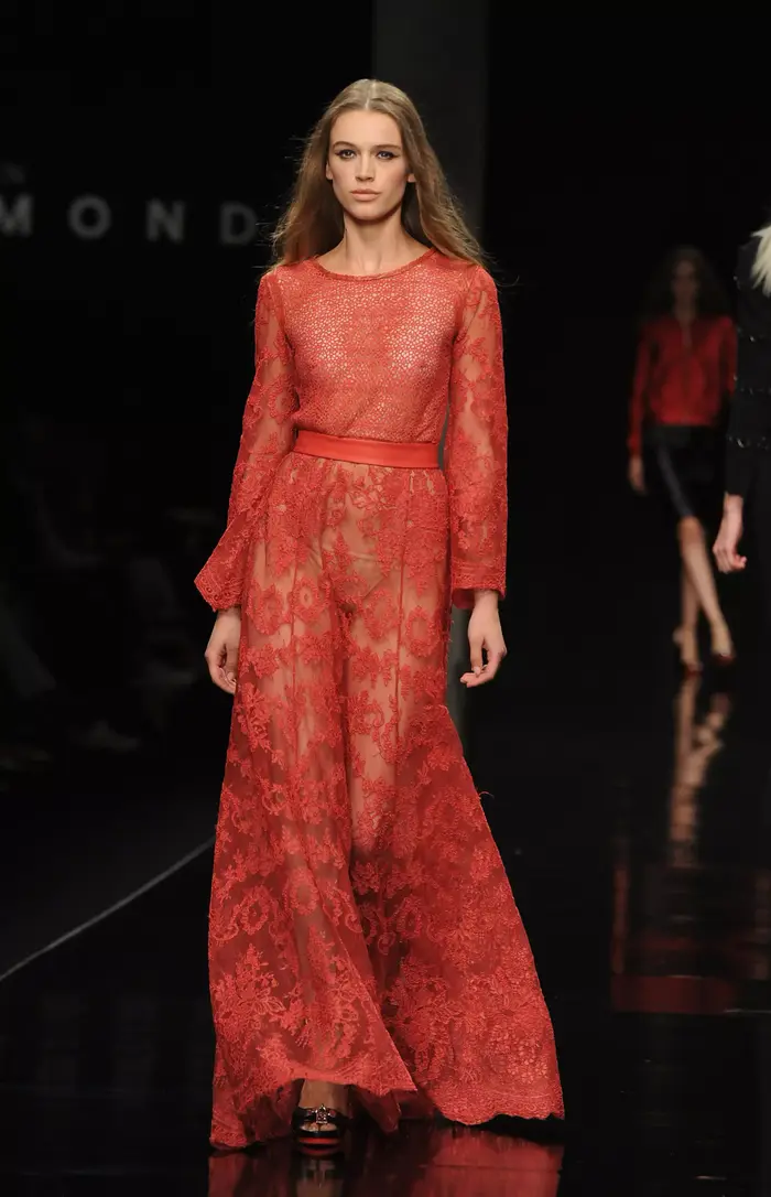 תצוגת ג'ון ריצמונד ready-to-wear, אביב/קיץ 2015 (GettyImages) תצוגת ג'ון ריצמונד ready-to-wear, אביב/קיץ 2015 (GettyImages)