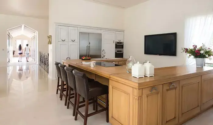 בית משפחתי בשרון בעיצוב יולי בן דוד (בנין ודיור , אביב קורט) בית משפחתי בשרון בעיצוב יולי בן דוד (בנין ודיור , אביב קורט)