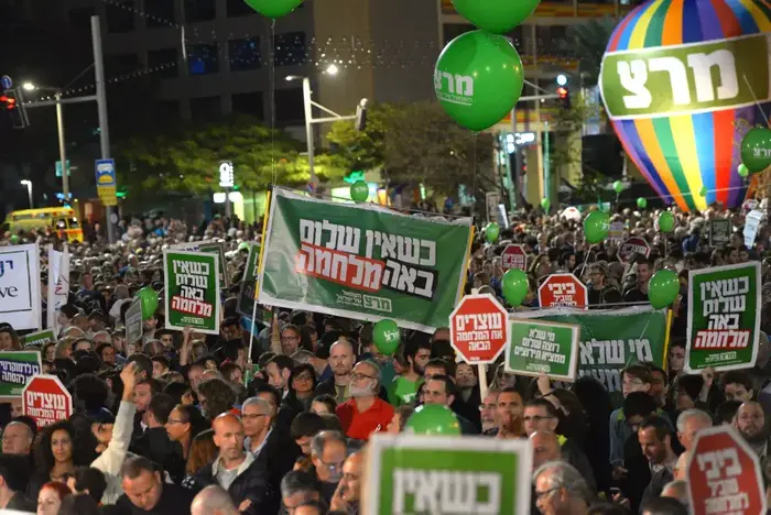 העצרת לציון 19 שנים לרצח ראש הממשלה יצחק רבין, 1 בנובמבר 2014 (ראובן קסטרו) העצרת לציון 19 שנים לרצח ראש הממשלה יצחק רבין, 1 בנובמבר 2014 (ראובן קסטרו)