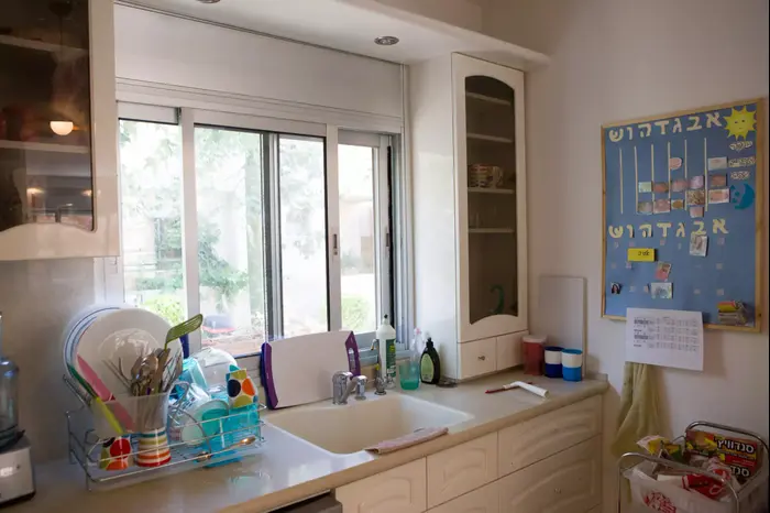הוסטל אקי"ם בנאות צהלה שעמד במוקד סכסוך עם שכנים, נובמבר 2014 (דרור עינב) הוסטל אקי"ם בנאות צהלה שעמד במוקד סכסוך עם שכנים, נובמבר 2014 (דרור עינב)