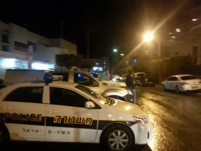 כוחות משטרה באבו סנאן בעקבות קטטה המונית (מערכת וואלה! NEWS , עדי חשמונאי) כוחות משטרה באבו סנאן בעקבות קטטה המונית (מערכת וואלה! NEWS , עדי חשמונאי)