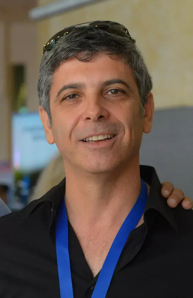 אבי וייס (ראובן קסטרו)