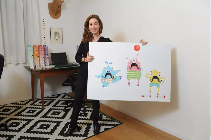 קולבים בעיצוב נועה חבס (ראובן קסטרו) קולבים בעיצוב נועה חבס (ראובן קסטרו)