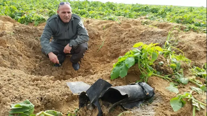אתר נפילת רקטה, המועצה האזורית אשכול (שי מכלוף) אתר נפילת רקטה, המועצה האזורית אשכול (שי מכלוף)