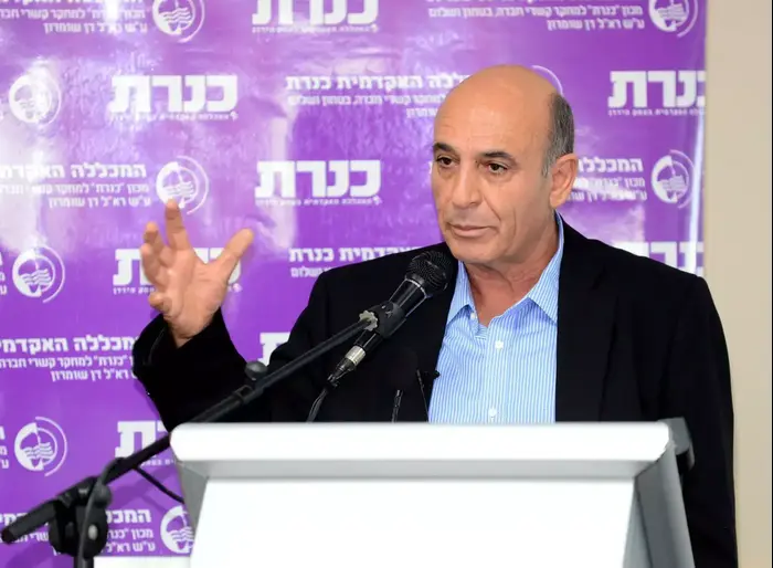 יו"ר מפלגת קדימה, שאול מופז, בנאום במכללה האקדמית כינרת (מערכת וואלה! NEWS , אלכס רוגובסקוי) יו"ר מפלגת קדימה, שאול מופז, בנאום במכללה האקדמית כינרת (מערכת וואלה! NEWS , אלכס רוגובסקוי)