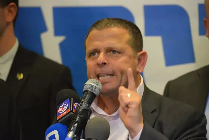 ח"כ איתן כבל בטקס חניכת המטה ביגאל אלון (ראובן קסטרו) ח"כ איתן כבל בטקס חניכת המטה ביגאל אלון (ראובן קסטרו)
