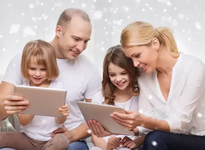 לומדים ביחד און ליין (ShutterStock) לומדים ביחד און ליין (ShutterStock)