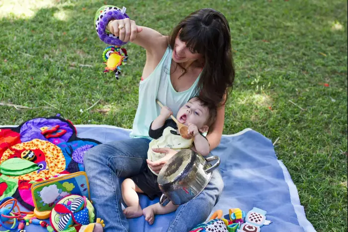 לבלוג אמאלה אני אמא של נועה הנדין (מערכת וואלה! NEWS , דליה שחר) לבלוג אמאלה אני אמא של נועה הנדין (מערכת וואלה! NEWS , דליה שחר)